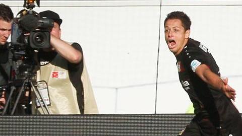 Chicharito llegó a 99 goles en Europa en todas las competencias.