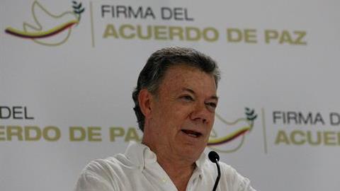 El presidente de Colombia, Juan Manuel Santos, firmará este lunes el acuerdo de paz pactado entre el gobierno y los líderes de las FARC.