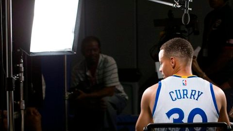 Stephen Curry quiere negociar con los Warriors.