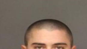 Josh Acosta, de 21 años y Frank Feliz, de 25, fueron detenidos acompañados de una menor que se cree es la hija menor de dos de los fallecidos.