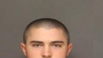 Josh Acosta, de 21 años y Frank Feliz, de 25, fueron detenidos acompañados de una menor que se cree es la hija menor de dos de los fallecidos.