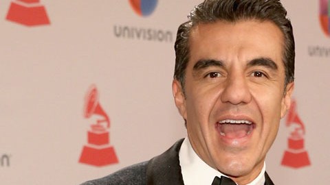 Adrián Uribe.