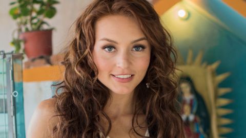 Angelique Boyer da vida a trillizas en las telenovela "Tres Veces Ana" de Univision.