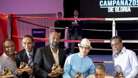 Legendarios boxeadores asistieron a la premiere de ‘Campanazos de Gloria’.