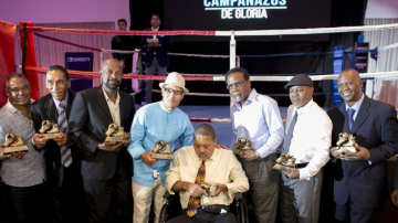 Legendarios boxeadores asistieron a la premiere de ‘Campanazos de Gloria’.