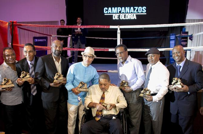 Legendarios boxeadores asistieron a la premiere de ‘Campanazos de Gloria’. 