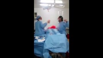 cirujanos bailan