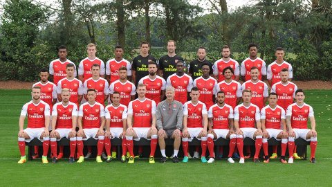 El Arsenal de la Premier League de Inglaterra se tomó la foto oficial.