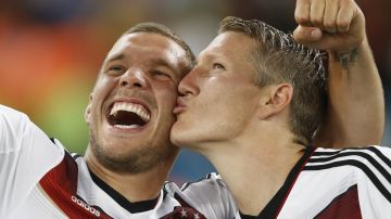 Lukas Podolski y Bastian Schweinsteiger coincidieron en el Bayern Múnich algunos años.