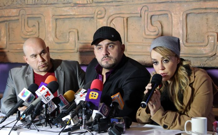 Lupillo Rivera, Juan Rivera y  Rosie Rivera en uno de los homenajes que se celebraron en honor a su hermana.