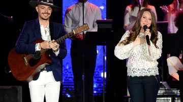 El dúo mexicano vuelve a triunfar en la 17 edición de los Grammy Latinos.