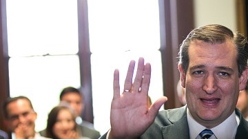 Ted Cruz es uno de los senadores que recibe beneficios por parte de los grupos pro-armas.