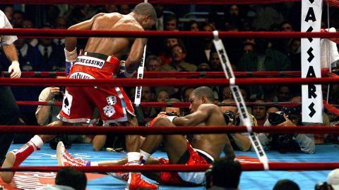 29 Sept. 2001: Bernard Hopkins noquea a Felix Trinidad