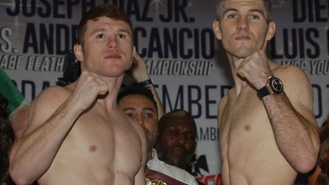 'Canelo' y Smith en el pesaje previo a la pelea.