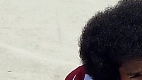 Collin Kaepernick sigue en su posición y ya le está costando señalamientos y amenazas.