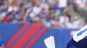 Víctor Cruz en la jugada con Ken Krawley en la que casi se definió el partido entre Giants y Saints.