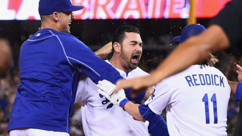 Adrián González y los Dodgers están cerca de meterse a los playoffs por cuarto año consecutivo.