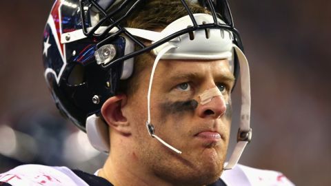 JJ Watt trabaja en superar las molestias que ha vuelto a tener en la espalda.