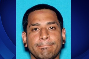 Marvin Ramírez fue encontrado desnudo y cubierto de sangre en una residencia de San Bernardino.