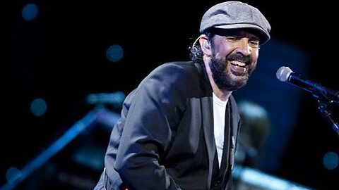 Juan Luis Guerra en una de sus presentaciones.