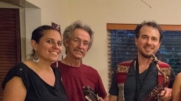 Madelina y Los Carpinteros, grupo que hace su debut en Berkeley el 30 de septiembre.