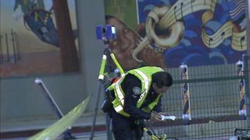 El hombre murió al impactarlo un tren de la Línea Expo.