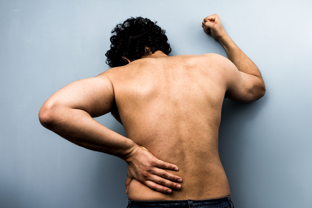 ¿Ir o no ir con un quiropráctico si te duele la espalda?