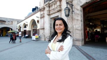 La congresista Nanette Barragán trabaja por un segundo paquete de alivio económico. (Aurelia Ventura/La Opinión)