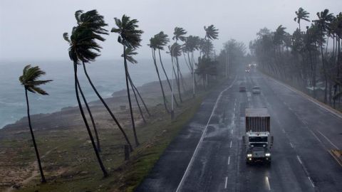 Está previsto que el Huracán Matthew llegue a Florida en las próximas horas, lo que ha afectado al tráfico aéreo con la región (Foto: EFE)