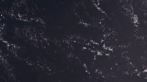 El Huracán Matthew a su paso por el Caribe. Su trayectoria será paralela a la costa de Florida y podría tocar tierra en algún punto del centro del estado.