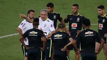 Tite hará modificaciones para probar elementos en su equipo.