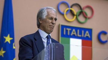 El presidente del Comité Olímpico Italiano (CONI), Giovanni Malagó, lamentó la oposición del gobierno local para la candidatura.