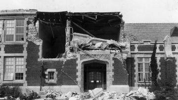 Más de 100 personas murieron en el terremoto de 1933 de Long Beach, que podría estar relacionado con las perforaciones en busca de petróleo en la zona.