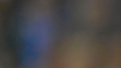 Alan Pulido festeja tras convertir el penal de la victoria.