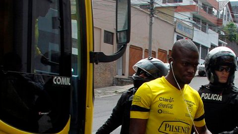 Enner Valencia, jugador del Everton inglés debe manutención de su hija que vive en Guayaquil.