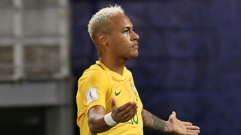 Neymar juega suelto con Tite. Ya no son 10 y él. Ahora son un equipo.