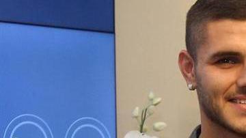 El delantero argentino del Inter de Milán, Mauro Icardi, durante la presentación de su libro "Sempre avanti" (Siempre delante).