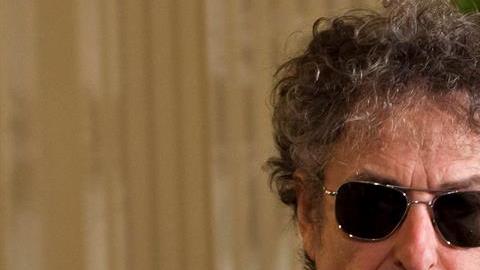El cantante estadounidense fue premiado con el Nobel de Literatura de 2016, aunque no había respondido hasta este viernes.