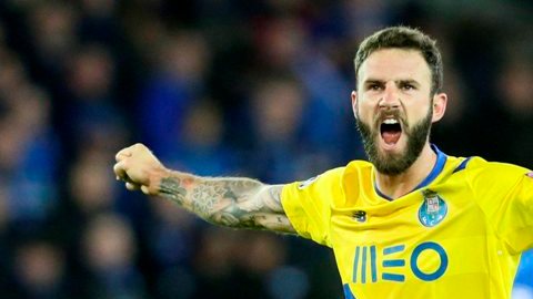 El mexicano Miguel Layún le anotó al Brujas en Champions League.