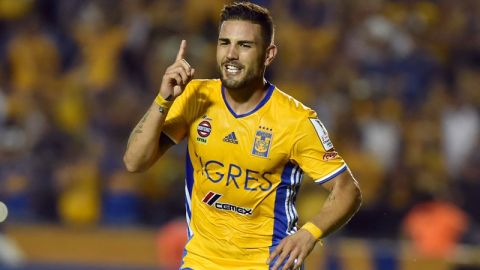 Andy Delort festeja su gol, el tercero de tigres contra el Herediano, y el primero en su cuenta en México.