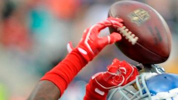 La defensa de los Giants estuvo implacable con los Rams en el estadio Twickenham de Londres.