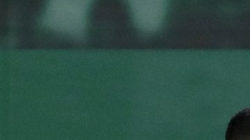 Diego Reyes festejó con todo su gol solitario ante el Betis.