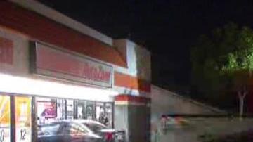 Las autoridades arrestaron al conductor por supuestamente conducir bajo los efectos del alcohol.