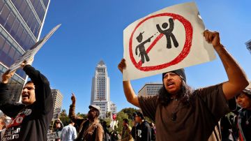 Los Ángeles alza su voz en contra de la brutalidad policial.