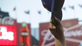 El mexicano Marco Estrada fue el gran protagonista del triunfo de Toronto 10-1 ante Rangers.