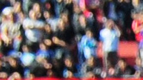Messi en la cancha de Newell's en un partido de beneficencia.