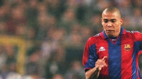Ronaldo, con la camiseta del Barcelona en sus años de gloria.