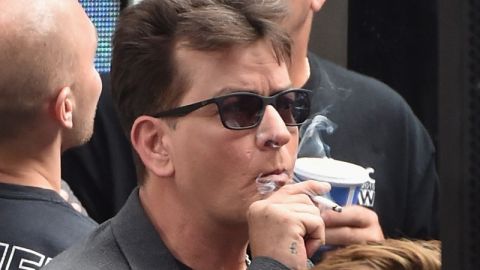 Charlie Sheen hizo época con su papel en la cinta besibolera 'Major League'.