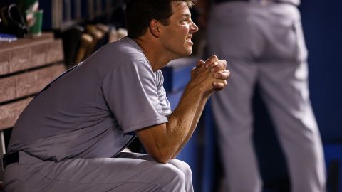 Rich Hill minutos después de ser sacado en un juego del 10 de septiembre en Miami tras lanzar 7 innings perfectos.