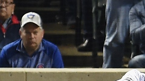 Miguel Montero conecta un cuadrangular con casa llena en la octava.